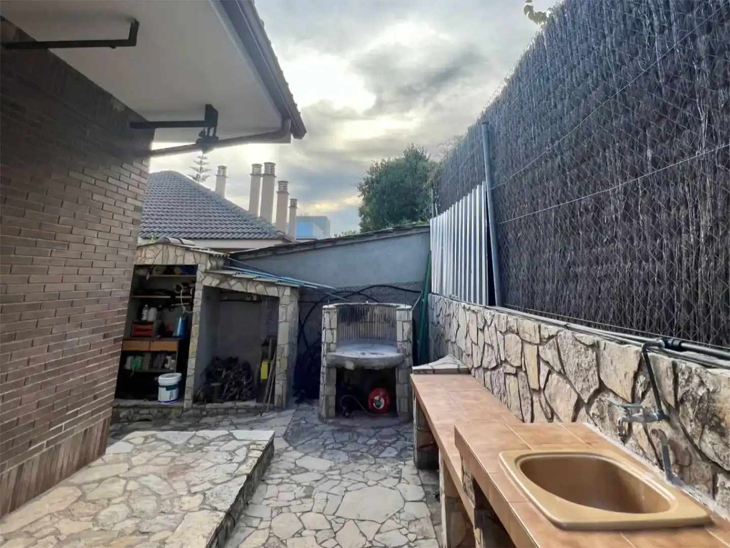 Terrassa de Casa o xalet en venda en Pallejà amb Piscina i Balcó