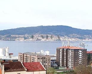 Vista exterior de Pis en venda en Vigo  amb Parquet, Terrassa i Traster