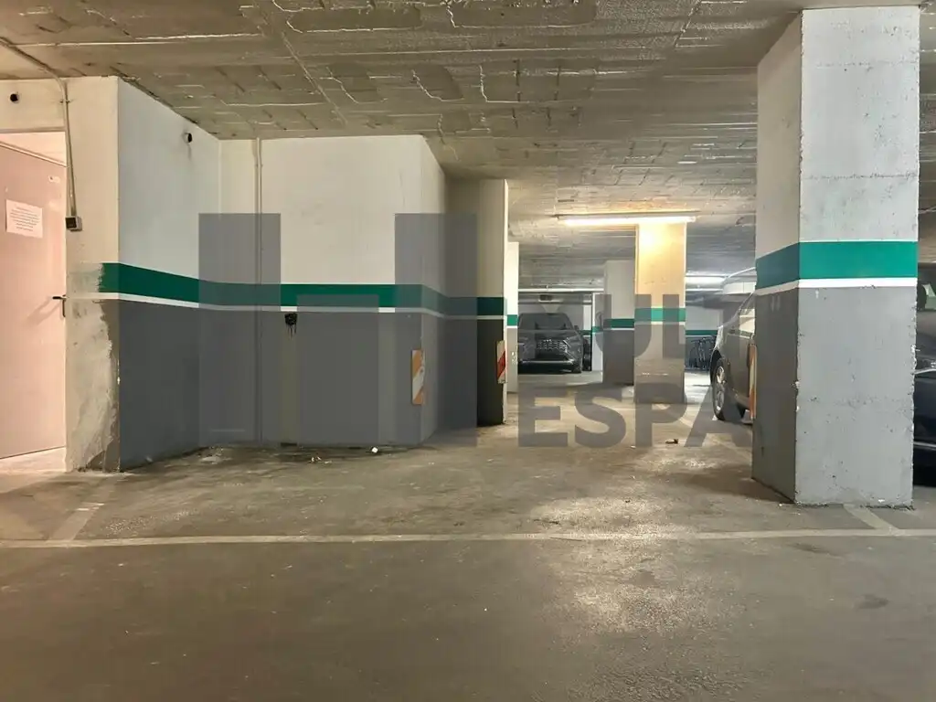 Einzelparkplatz mit Aufzug zum Verkauf in Travessera de les Corts