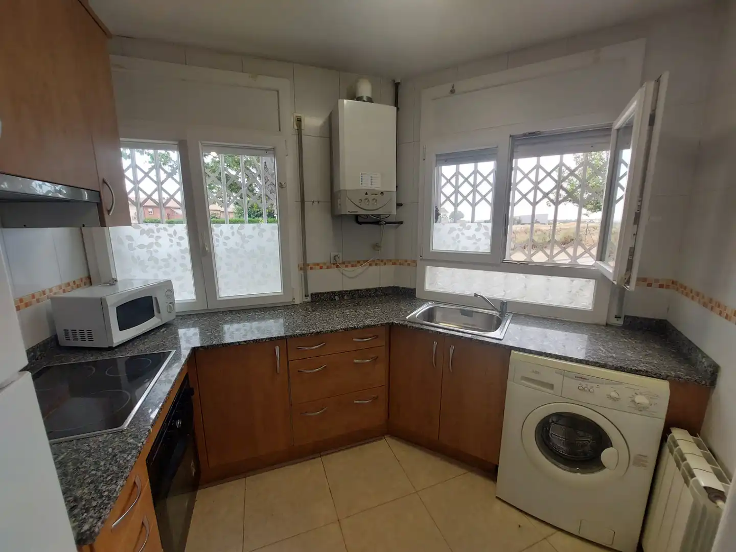 Cocina de Apartamento en venta en Tàrrega con Calefacción, Trastero y Amueblado