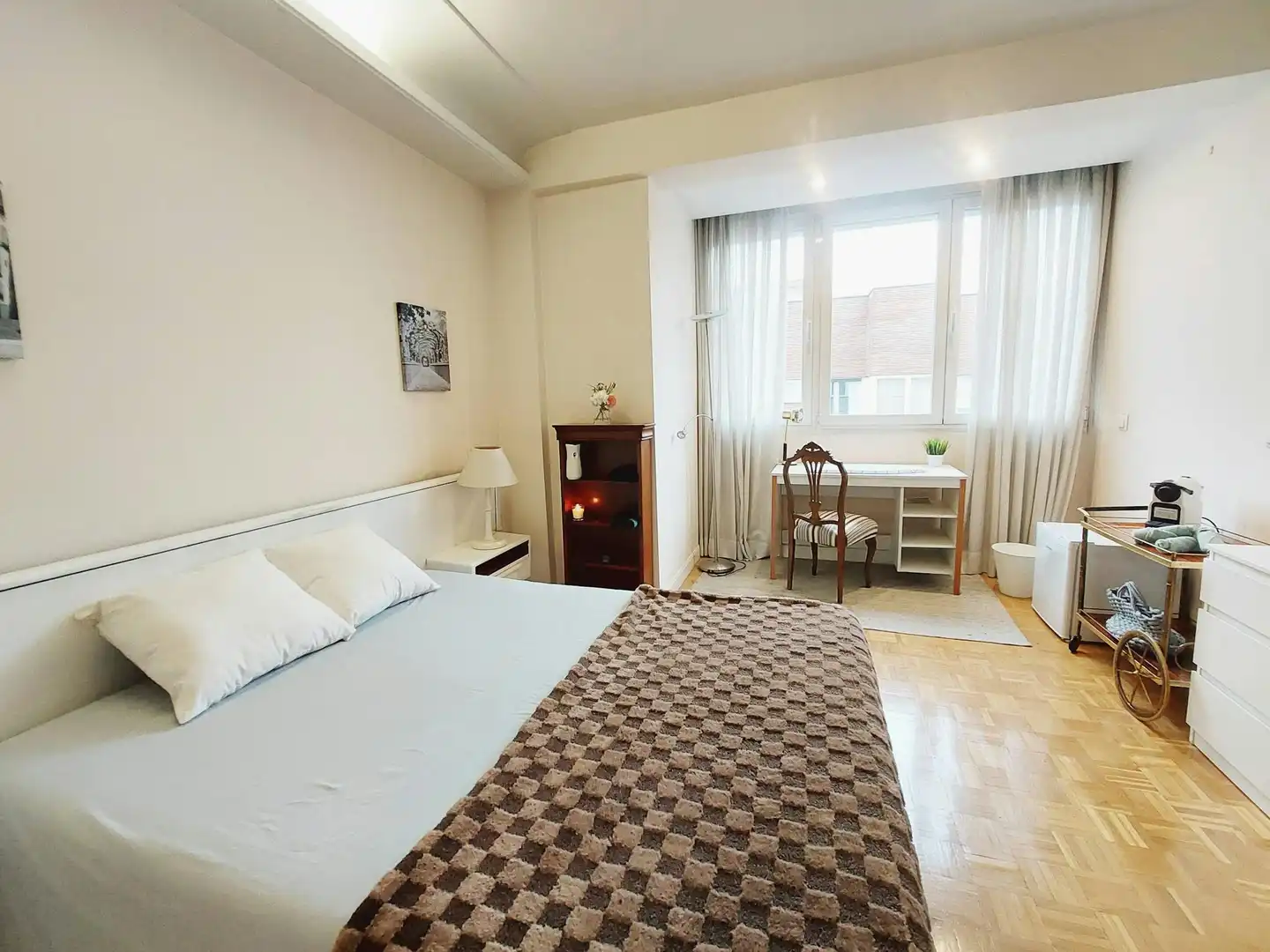 Bedroom of Flat for rent in Madrid  with Air Conditioner, Heating and Washing machine