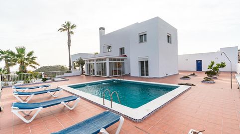 VILLA DE LUJO EN EXCLUSIVA  CON ESPECTACULARES VISTAS AL MAR, PISCINA Y APARTAMENTO SEPARADO!!!!!!!