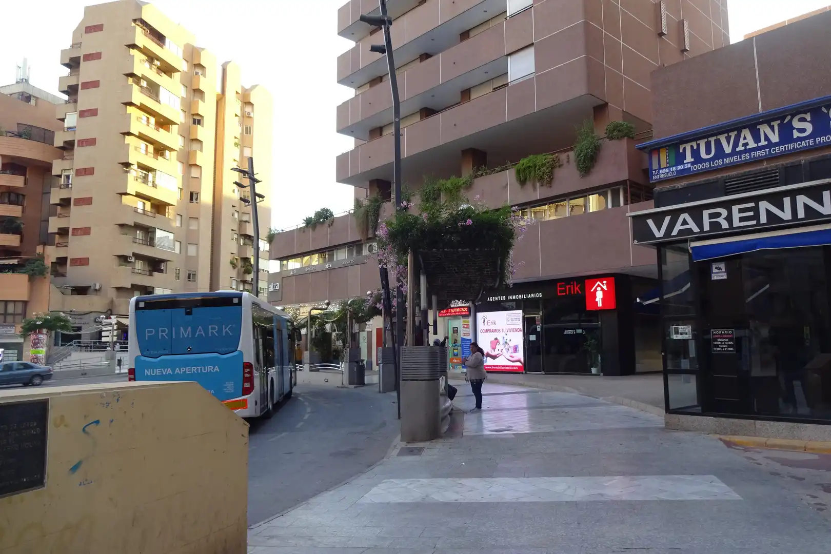 Local comercial en venda a Avenida Portugal 11, imagen 2