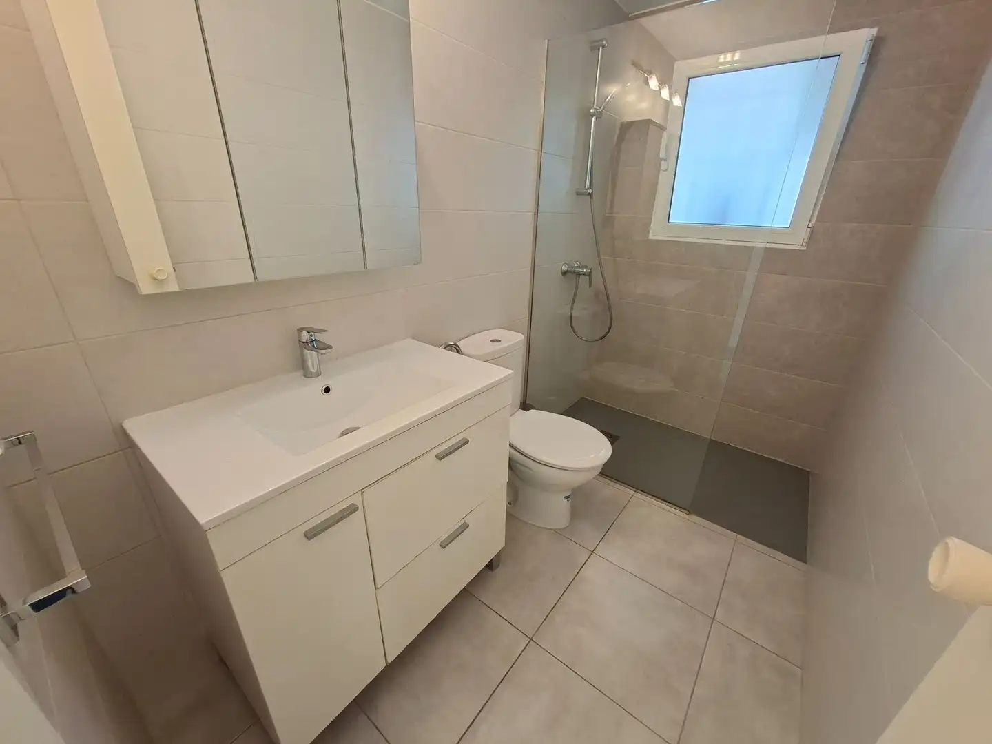 Baño de Apartamento en venta en L'Estartit con Terraza y Trastero