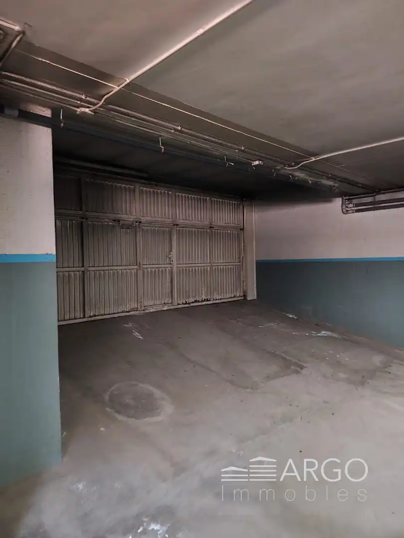 Aparcament de Casa o xalet en venda en Montcada i Reixac amb Aire condicionat i Jardí privat