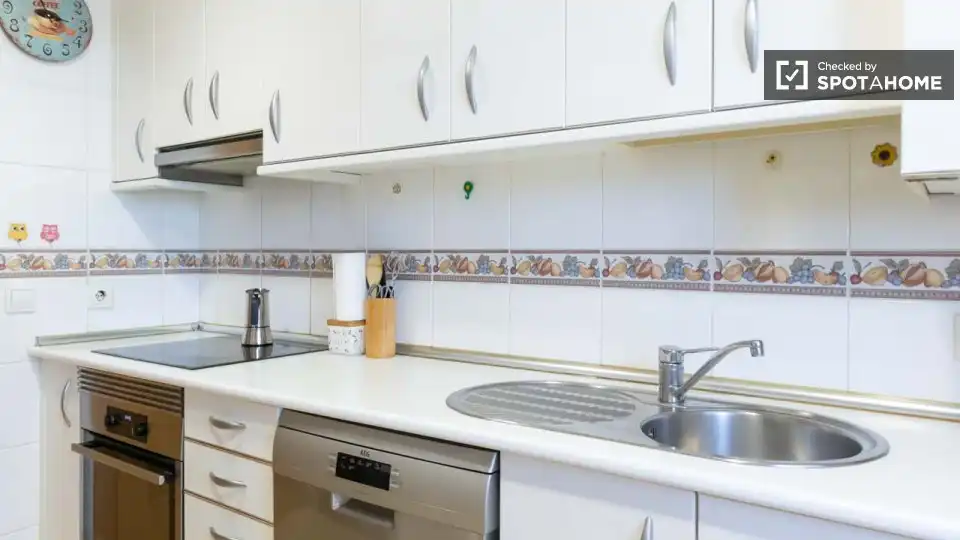 Kitchen of Flat for rent in Madrid  with Air Conditioner, Heating and Furnished