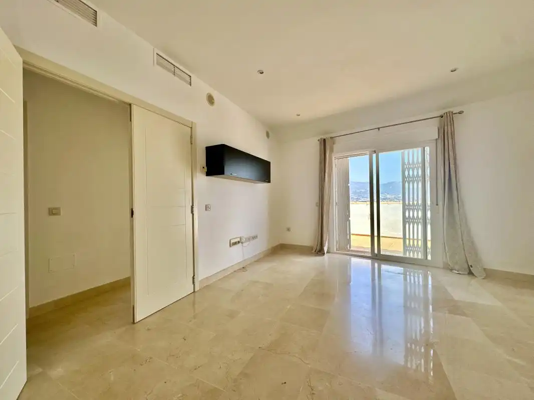 Sala de estar de Ático en venta en Fuengirola con Aire acondicionado, Calefacción y Terraza
