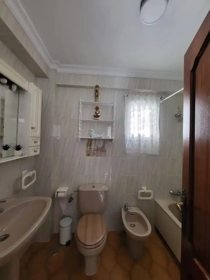 Bathroom of Flat for rent in Carretera de Cádiz
