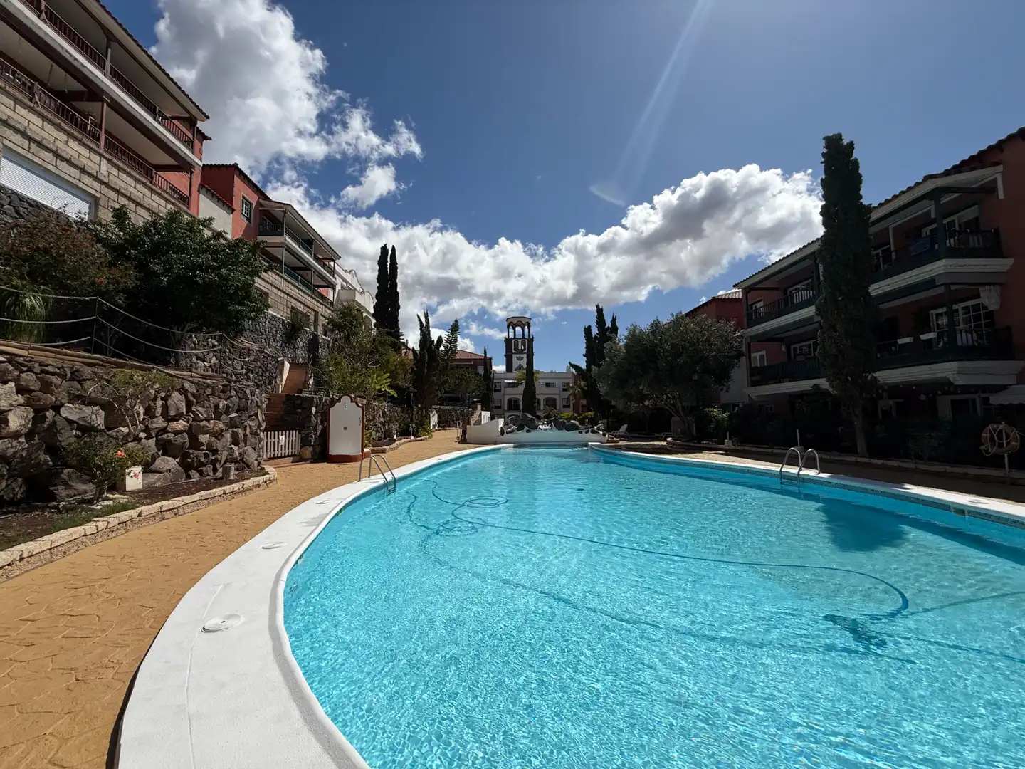 Vista exterior de Piso en venta en San Miguel de Abona con Terraza, Trastero y Amueblado