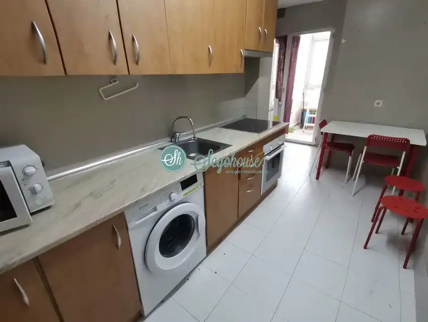 Cocina de Piso en venta en Segovia con Calefacción, Parquet y Terraza