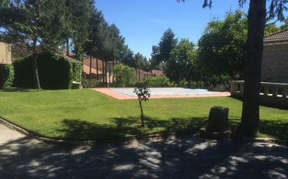 Piscina de Casa o xalet en venda en Segovia Capital amb Aire condicionat, Calefacció i Terrassa