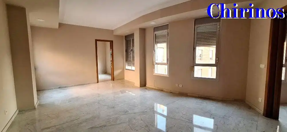 Appartamento con ascensore in affitto a Avenida Ronda de los Tejares, imagen 2