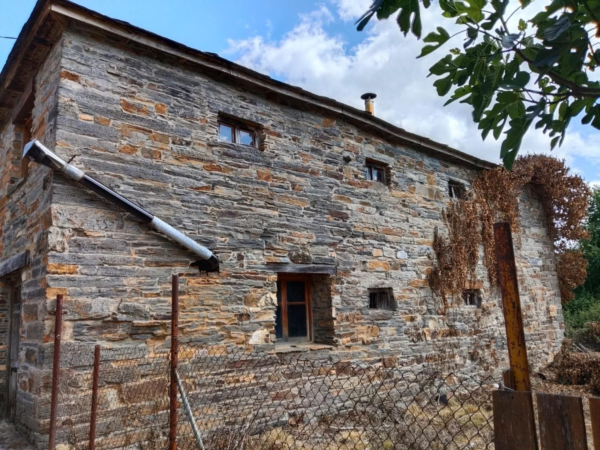 Exterior view of Country house for sale in Villafranca del Bierzo  with Balcony