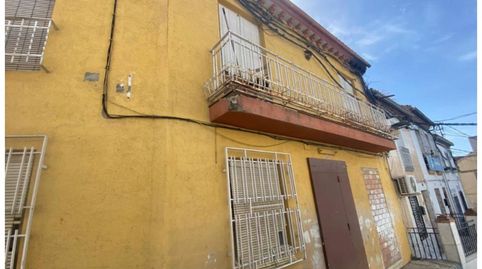 Oportunidad en Pinos Puente Granada  Vivienda con terraza y gran potencial