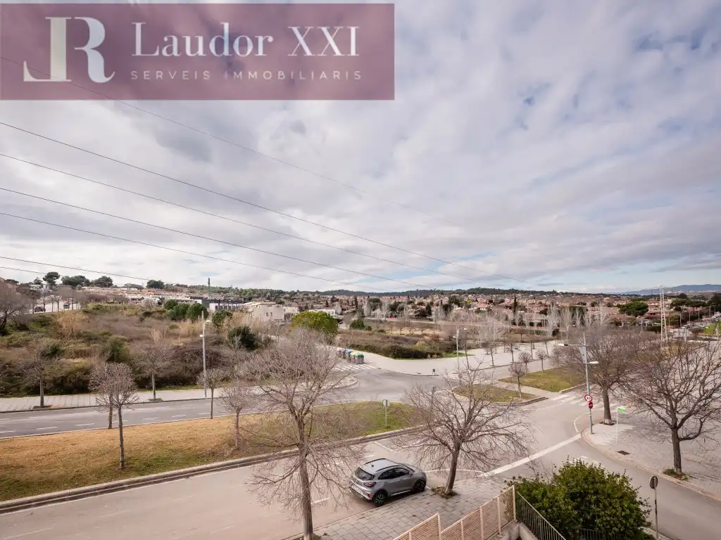Vista exterior de Casa adosada en venta en Sant Quirze del Vallès