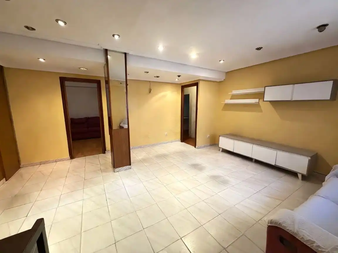 Flat with lift for sale in Calle de la Doctora de Alcalá