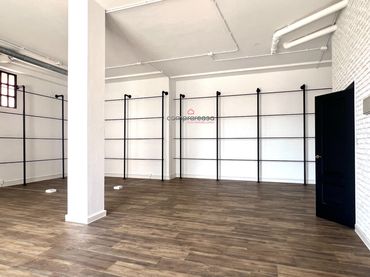 Business premises to rent in Cambre