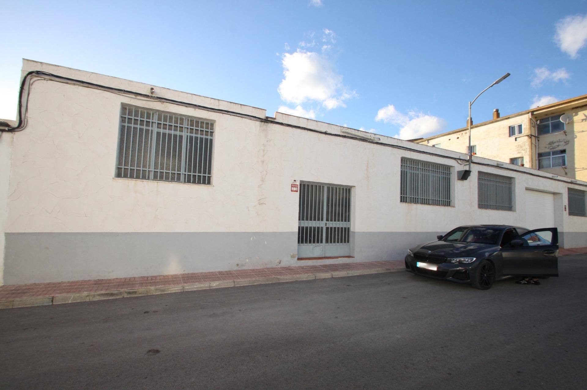 Exterior view of Industrial buildings to rent in Salinas