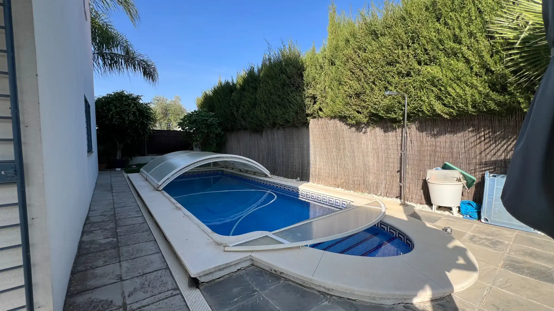 Piscina de Casa o xalet en venda en Espartinas amb Aire condicionat, Calefacció i Jardí privat