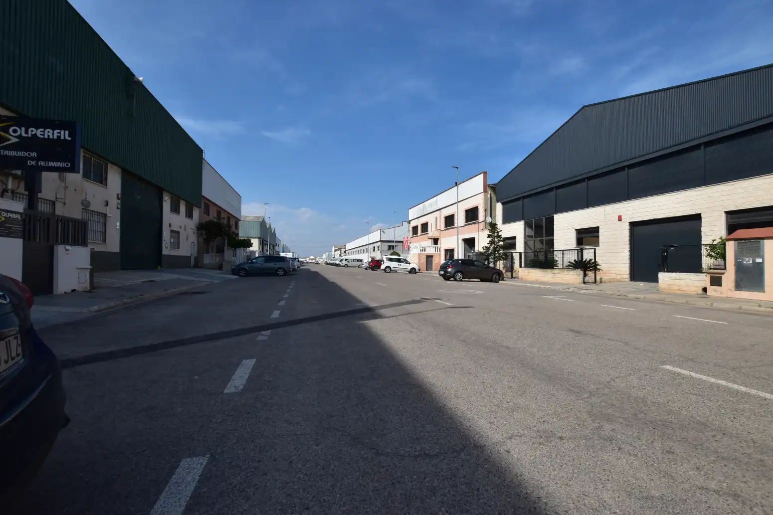 Außenansicht von Fabrikhallen zur Miete in Rafelbuñol / Rafelbunyol