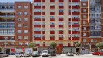 Vista exterior de Pis en venda en Oviedo  amb Calefacció i Parquet