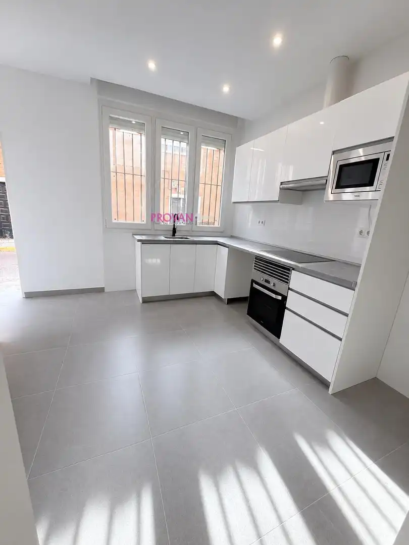 Rez-de-chaussée à vendre à Loeches