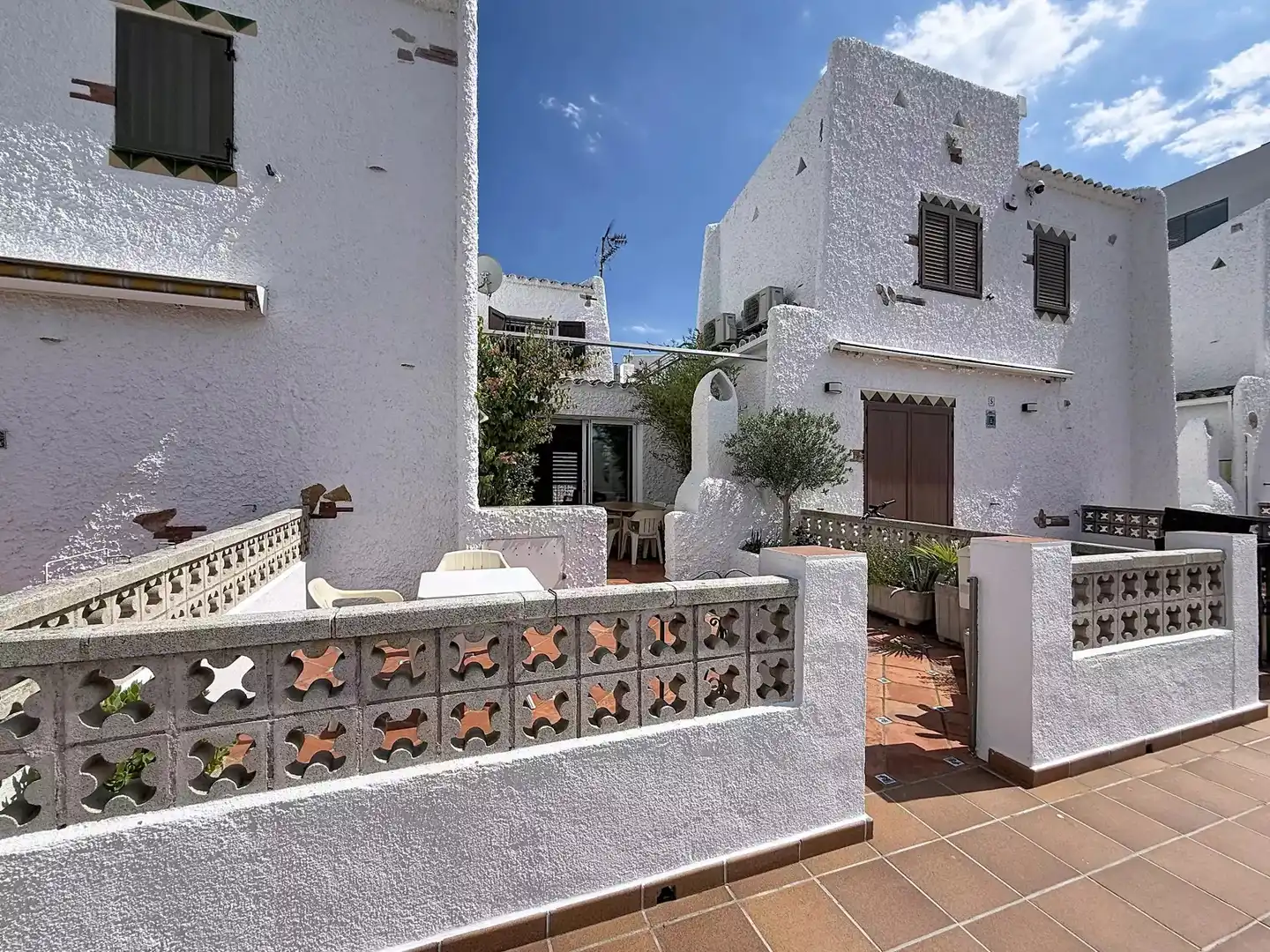 Vista exterior de Casa o chalet en venta en Roses con Terraza