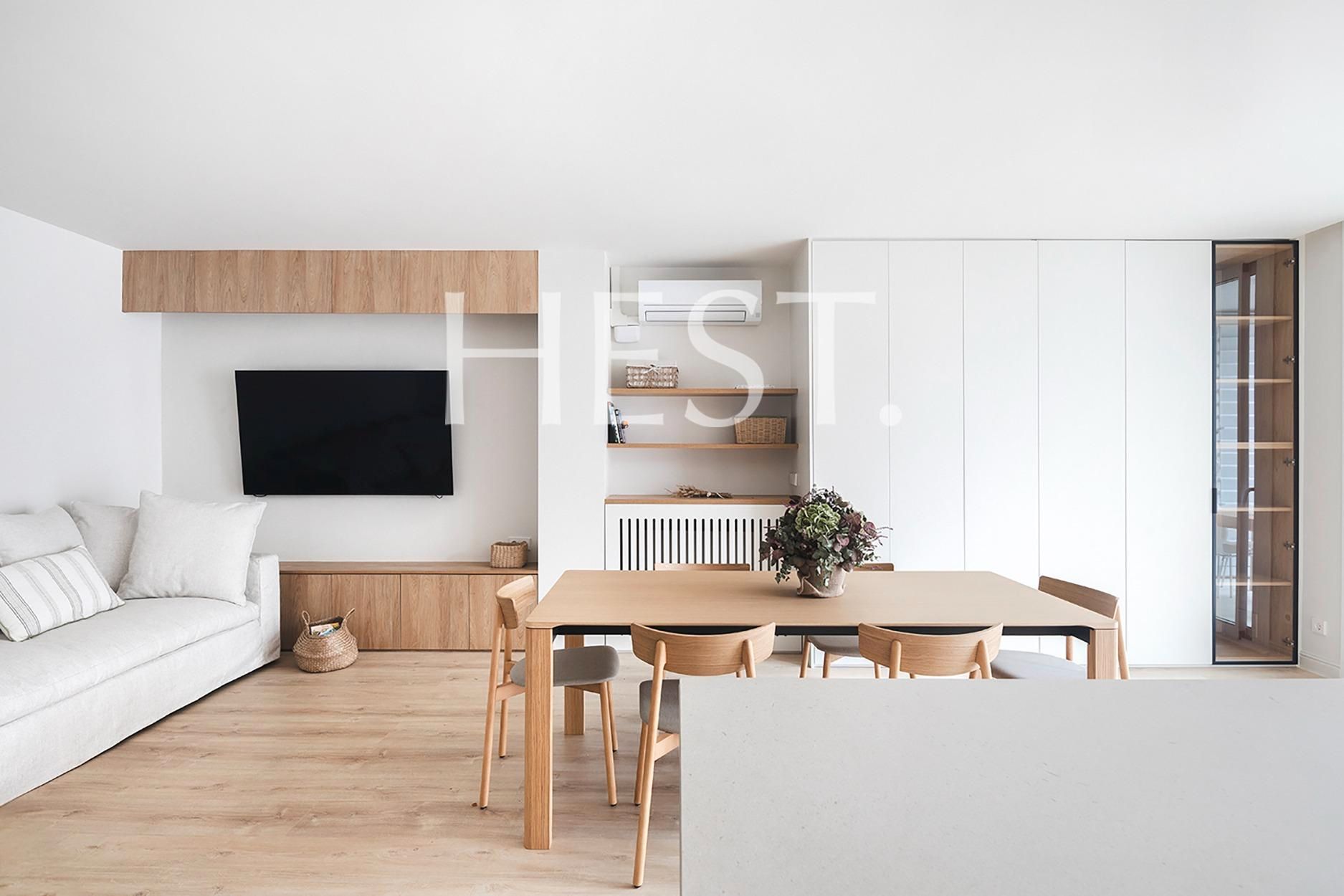 Living room of Flat for sale in  Barcelona Capital  with Air Conditioner, Heating and Private garden