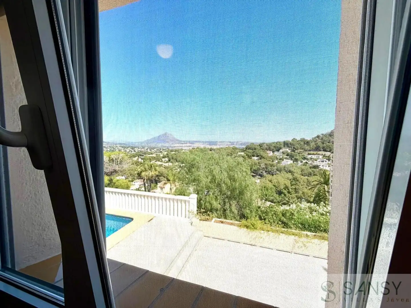 Vista exterior de Casa o xalet en venda en Jávea / Xàbia amb Aire condicionat, Calefacció i Traster