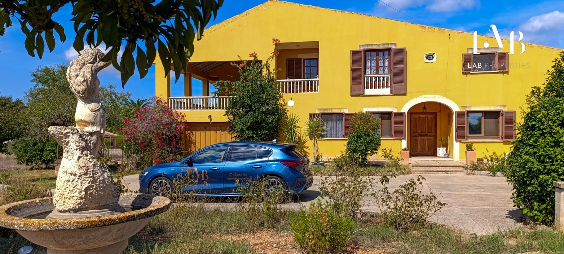 Exterior view of Country house for sale in Santa María del Camí  with Private garden, Terrace and Storage room