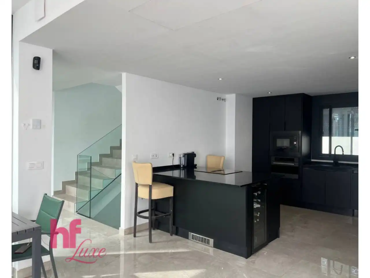Detached house with pool for sale in Calle Londres, imagen 35