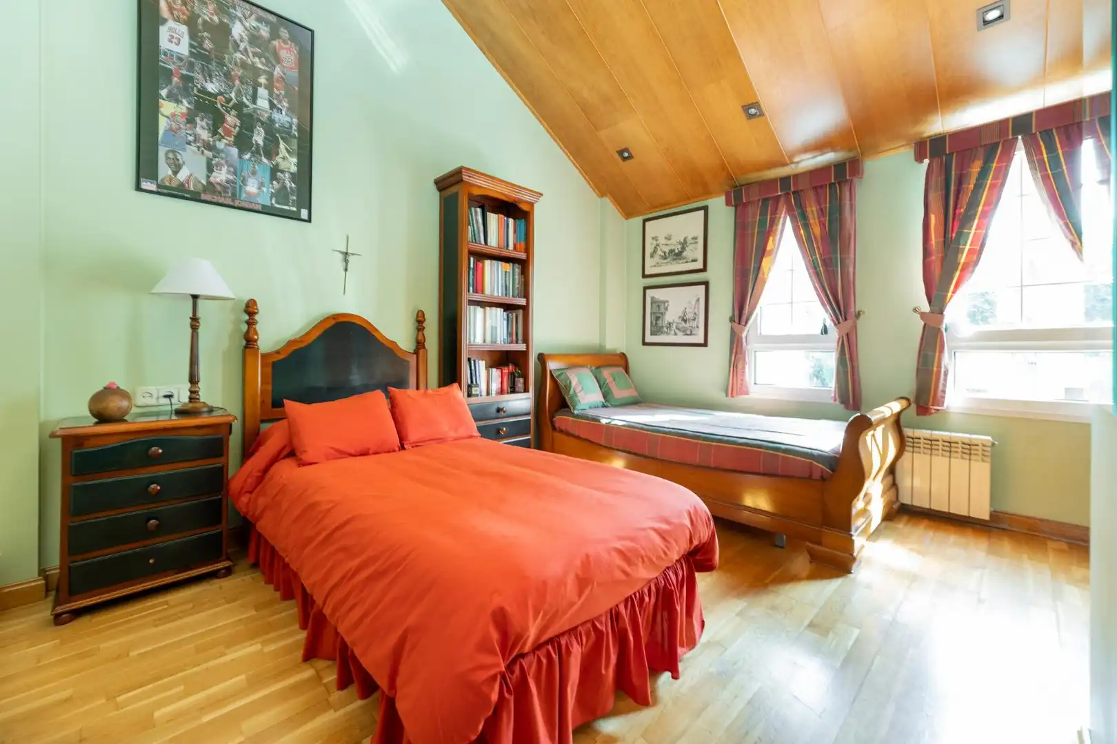Bedroom of Houses for sale in Granada  with Air Conditioner, Heating and Private garden