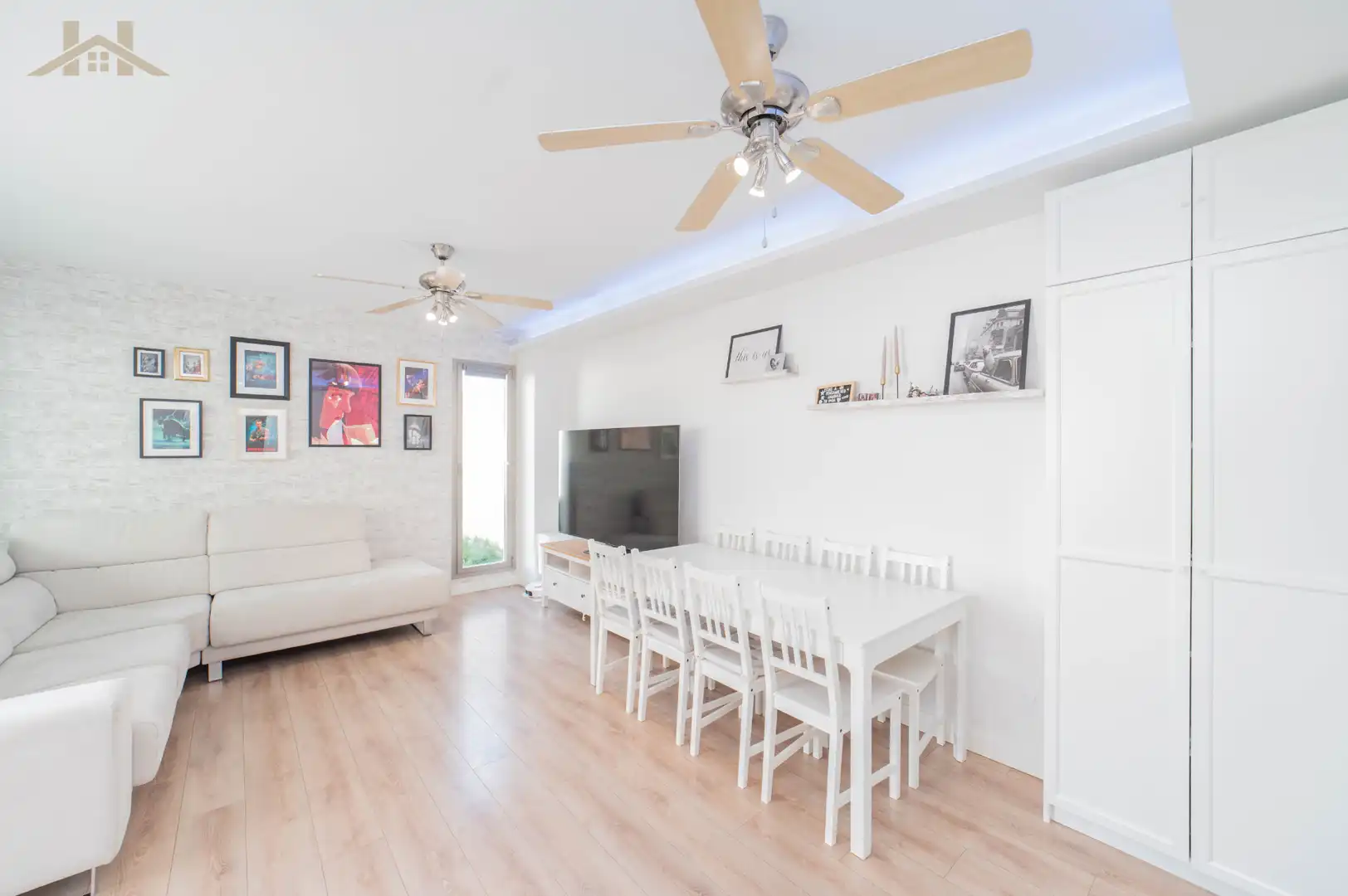 Sala de estar de Casa adosada en venta en Villaviciosa de Odón con Aire acondicionado, Calefacción y Jardín privado