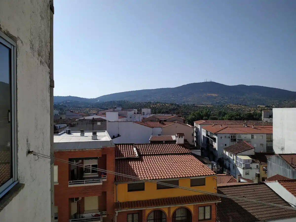 Vista exterior de Piso de alquiler en Plasencia con Terraza, Amueblado y Balcón
