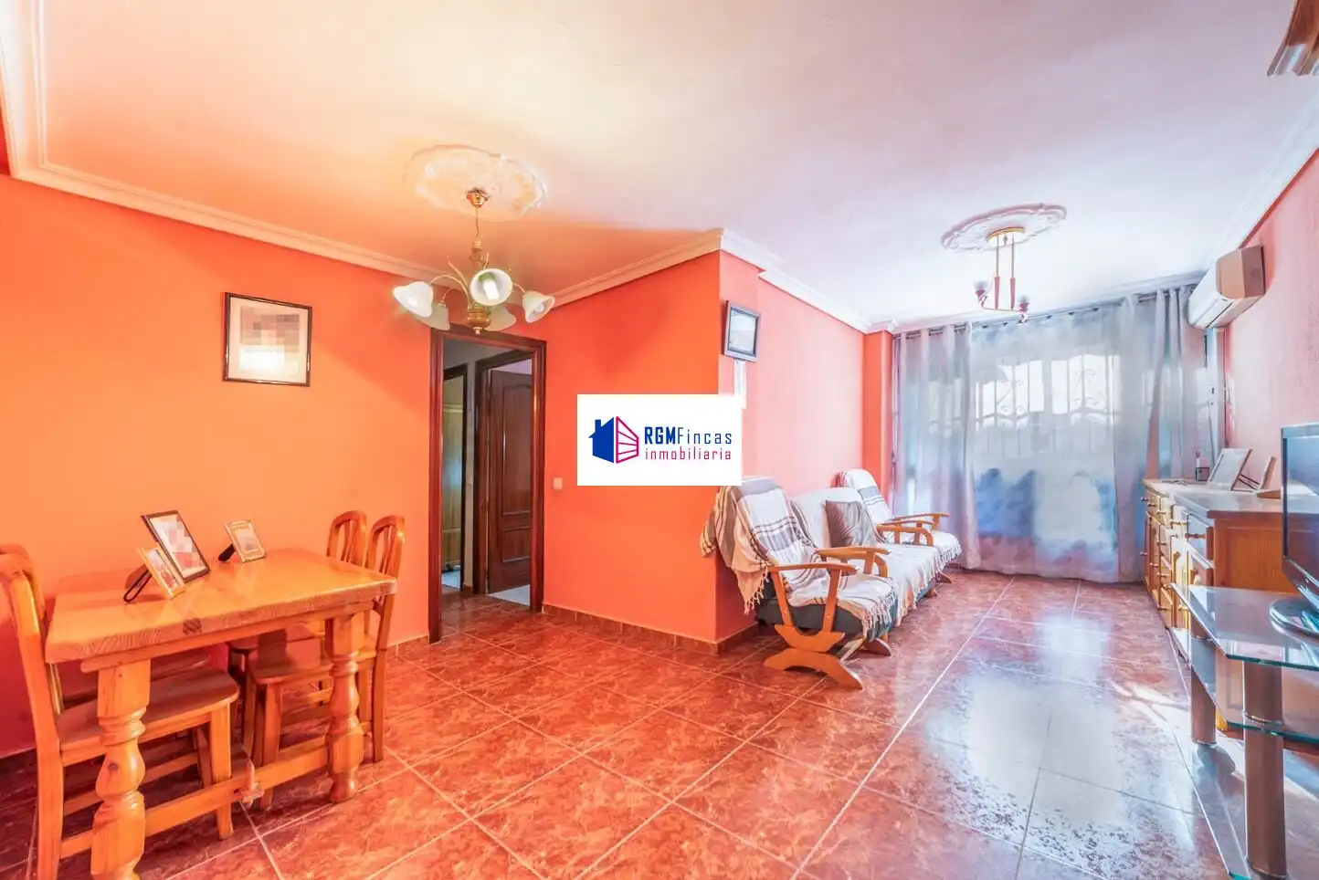 Living room of Flat for sale in Sevilla  with Air Conditioner and Storage room