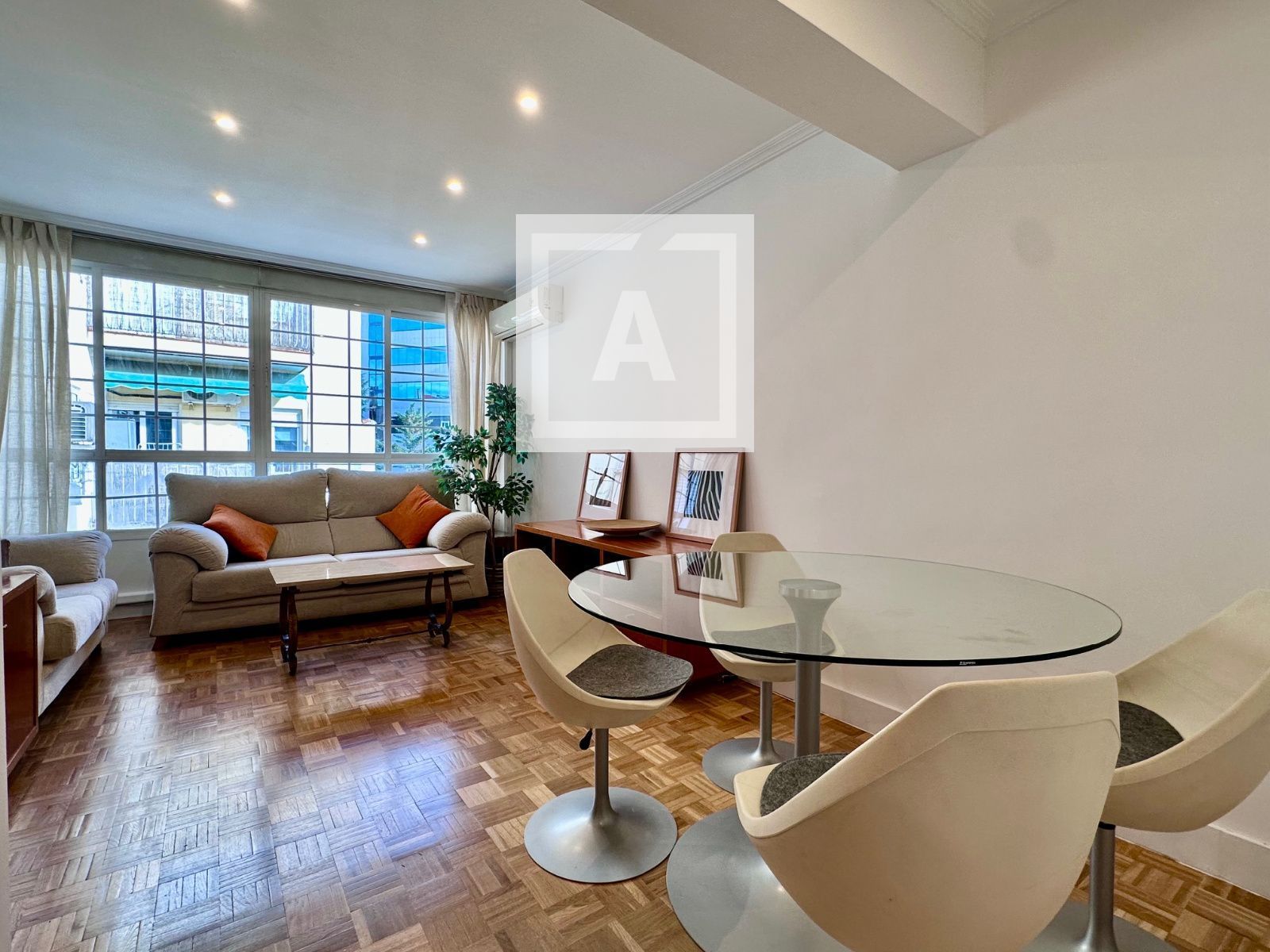 Exterior view of Flat to rent in  Madrid Capital  with Air Conditioner, Heating and Furnished