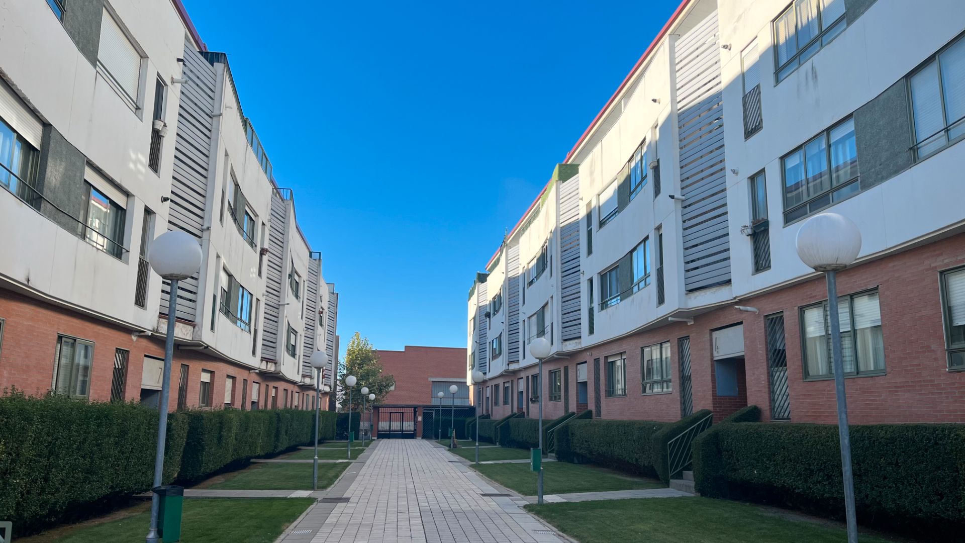 Vista exterior de Piso en venta en Cistérniga con Calefacción, Parquet y Trastero