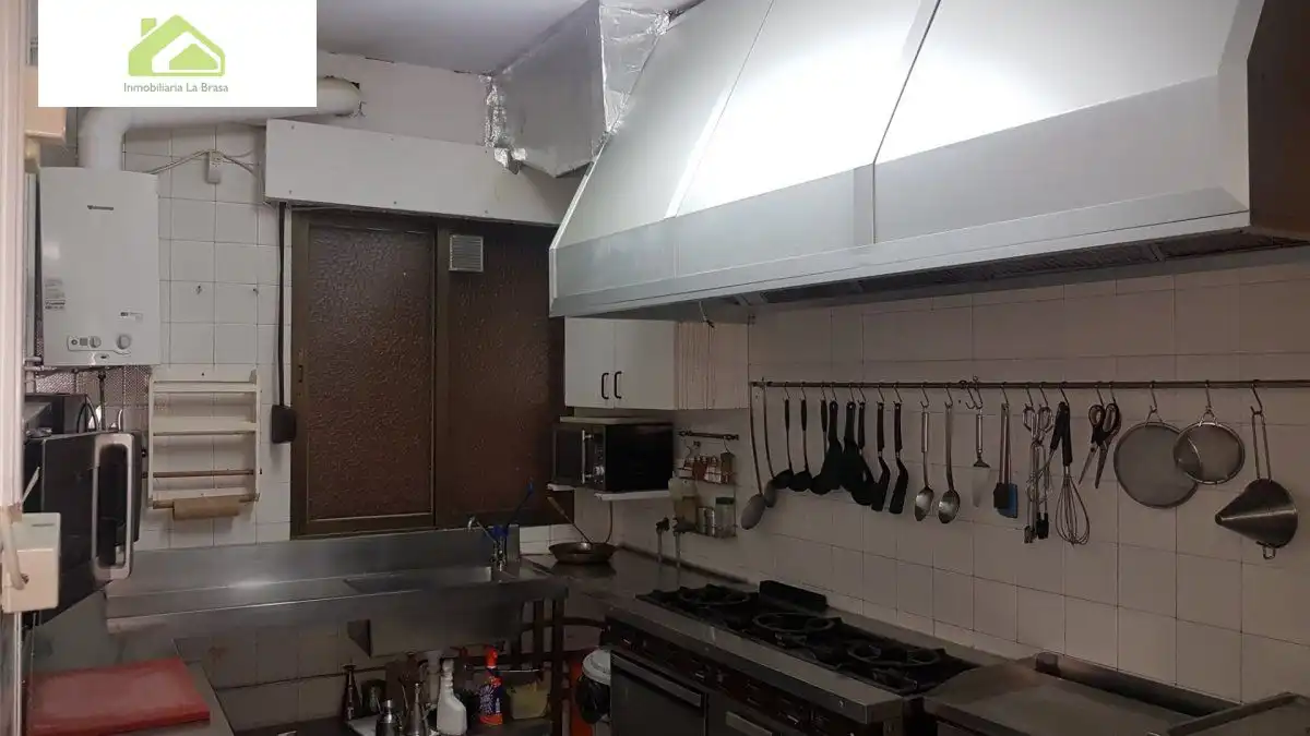 Local comercial en venda a Casco Antiguo, imagen 4