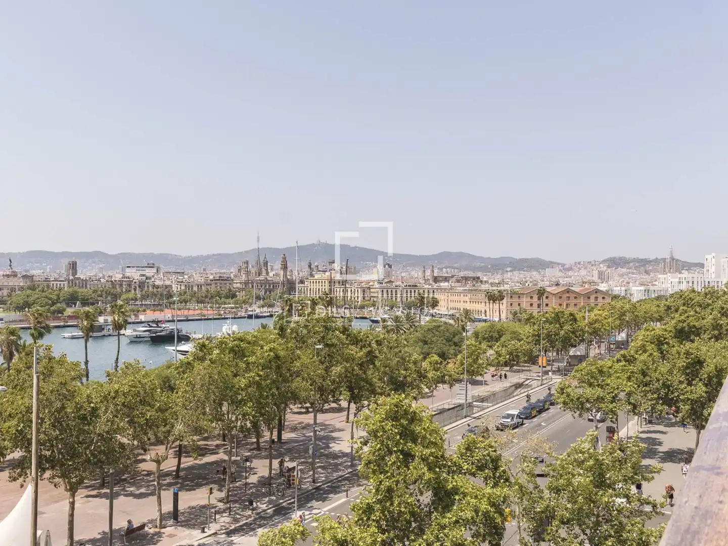 Vista exterior de Àtic en venda en Barcelona amb Aire condicionat, Calefacció i Parquet