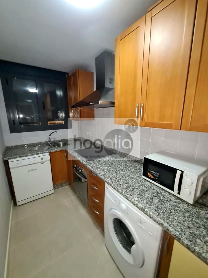 Kitchen of Flat to rent in  Sevilla Capital  with Air Conditioner and Furnished