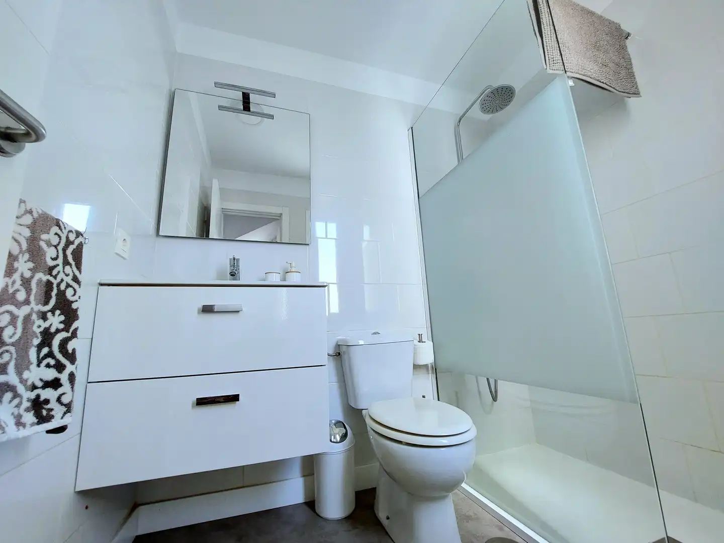 Baño de Dúplex de alquiler en San Bartolomé de Tirajana con Jardín privado, Terraza y Piscina