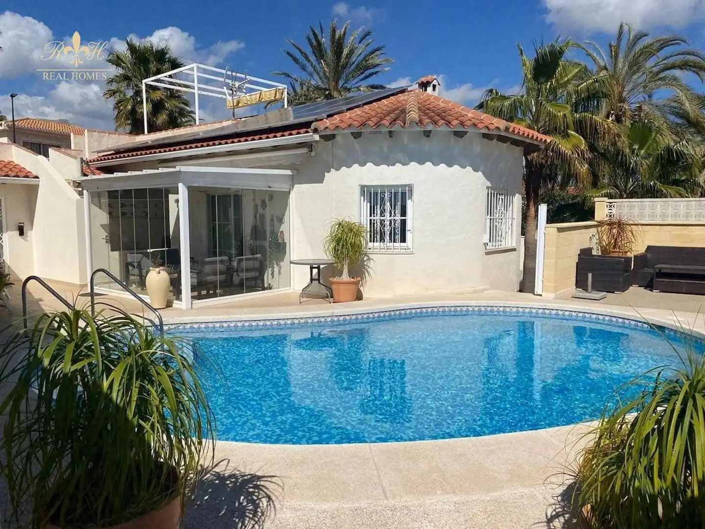 Swimming pool of Detached homes for sale in L'Alfàs del Pi  with Air Conditioner, Heating and Swimming Pool
