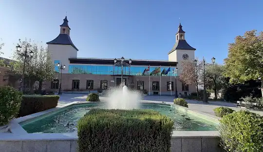 Vista exterior de Casa adosada en venda en Ugena amb Aire condicionat, Calefacció i Jardí privat