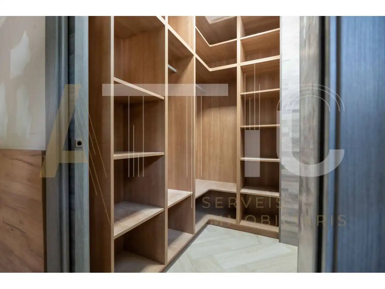 Flat for sale in Sabadell  with Air Conditioner