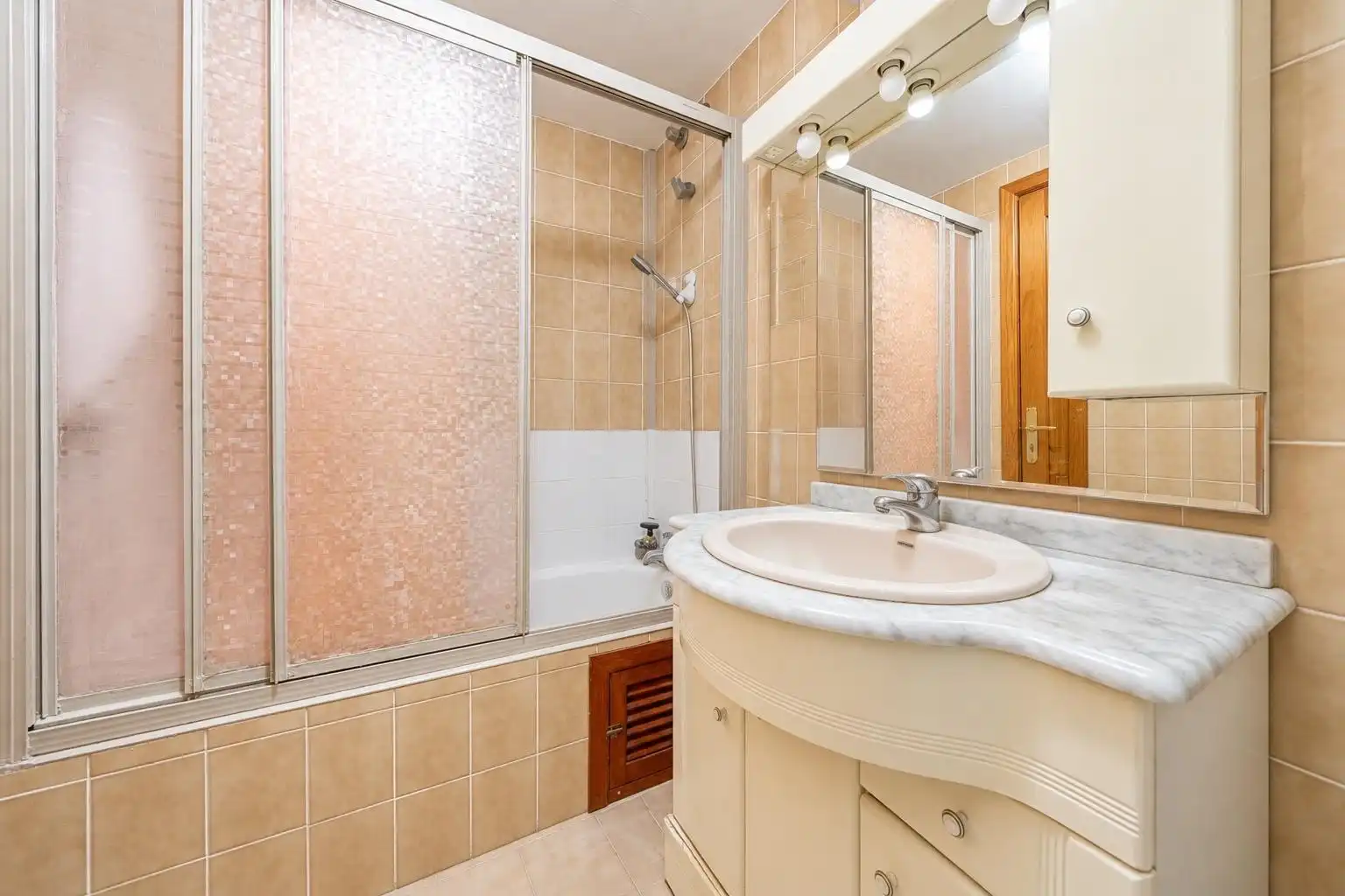 Bathroom of Flat for sale in Capdepera