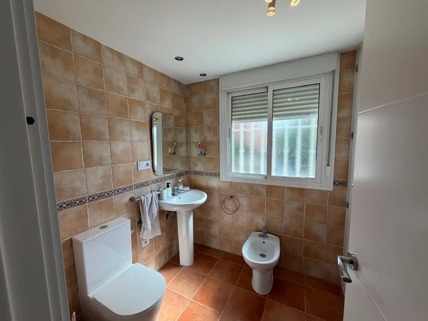 Baño de Piso para compartir en Sur