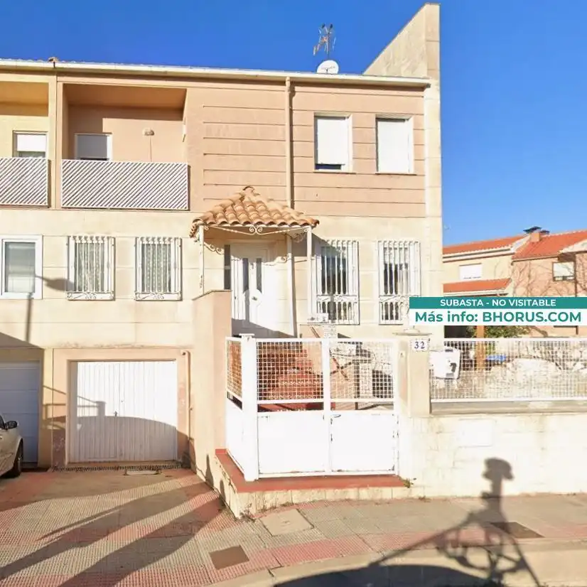 Vista exterior de Casa o xalet en venda en Villarejo de Salvanés amb Piscina