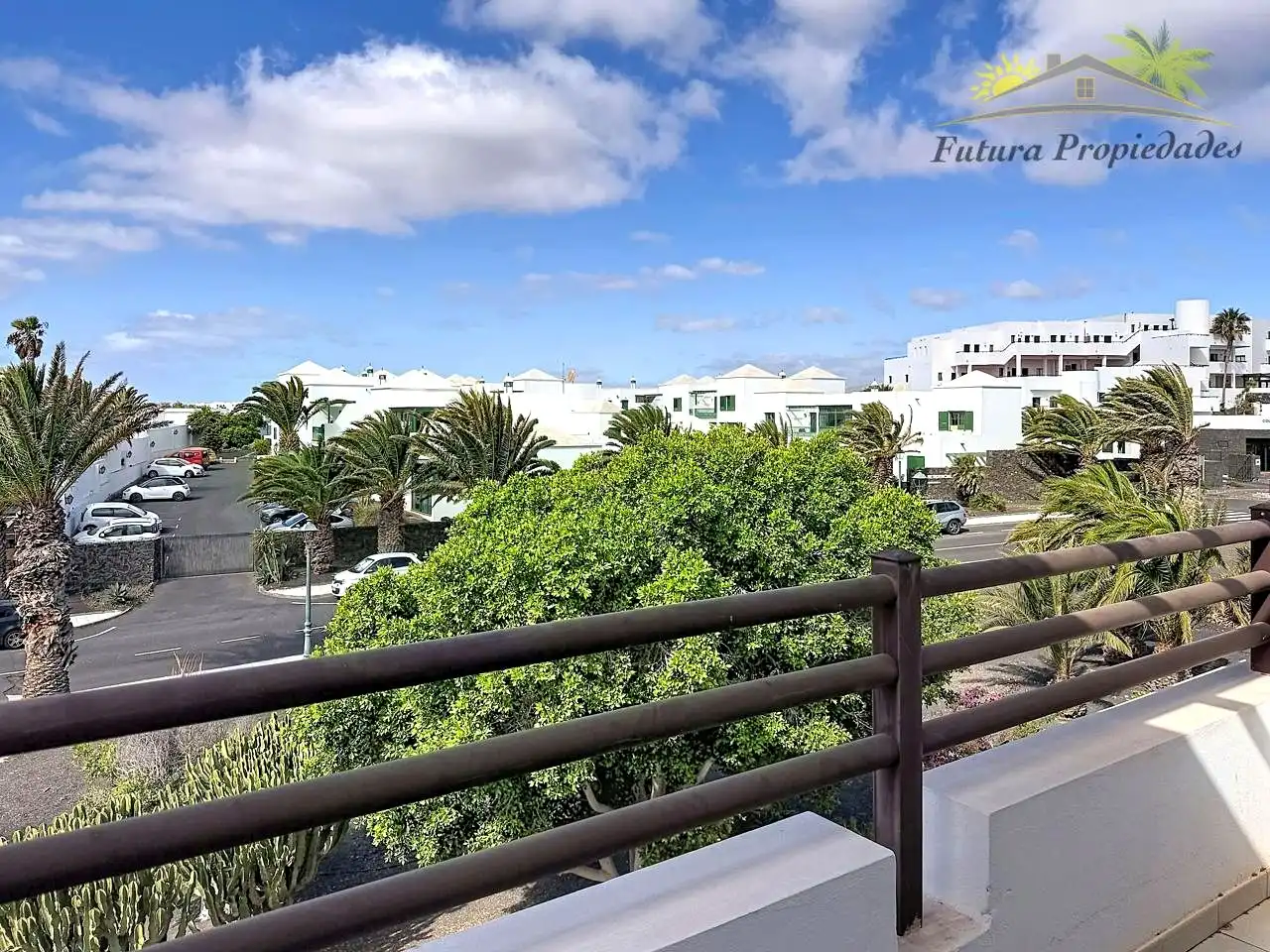 Vista exterior de Piso en venta en Teguise con Terraza y Piscina comunitaria