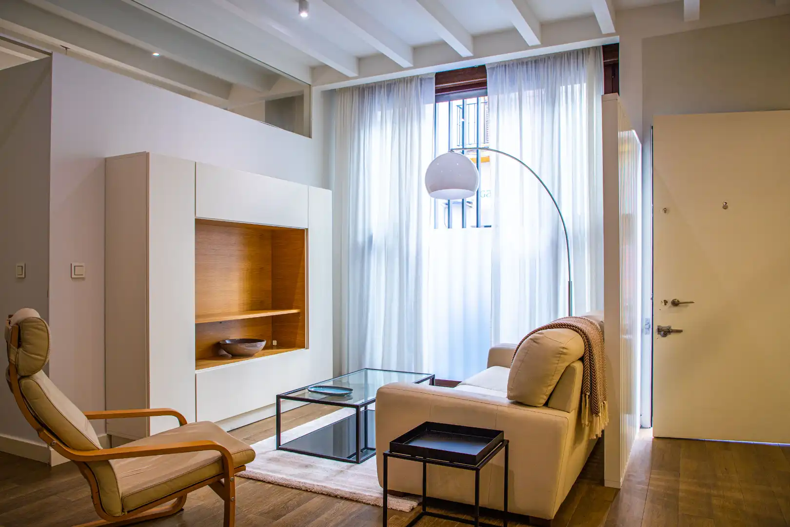 Living room of Flat for rent in Sevilla  with Air Conditioner, Furnished and Oven
