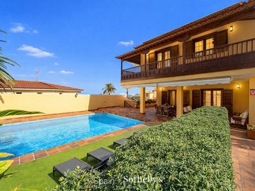 Casa con piscina en venta en Calle Rector Benito Rodríguez Rios